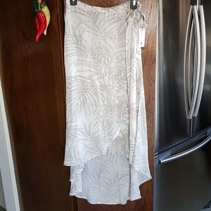 New Rip Curl Skirt (free top)